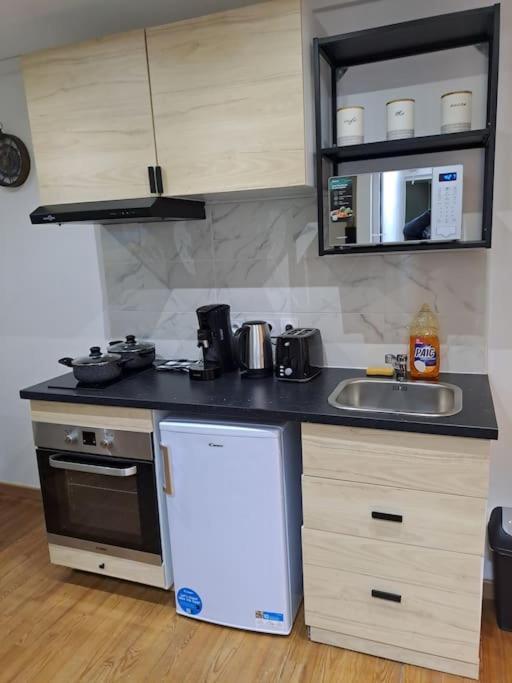 Ferienwohnung 24H Course/Moto/ Oasis / Antares Le Mans Exterior foto