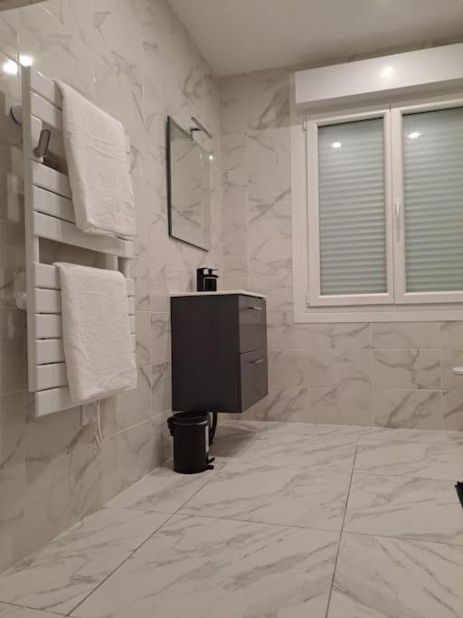 Ferienwohnung 24H Course/Moto/ Oasis / Antares Le Mans Exterior foto